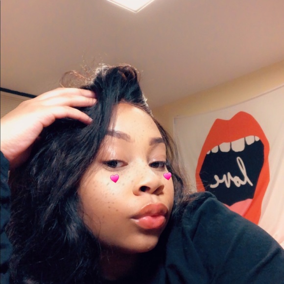 Meet your Posher, Mya - Picture 1 of 4